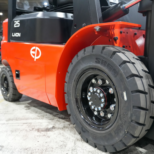 Chariot élévateur électrique 4 roues EFL252X3 – Image 5