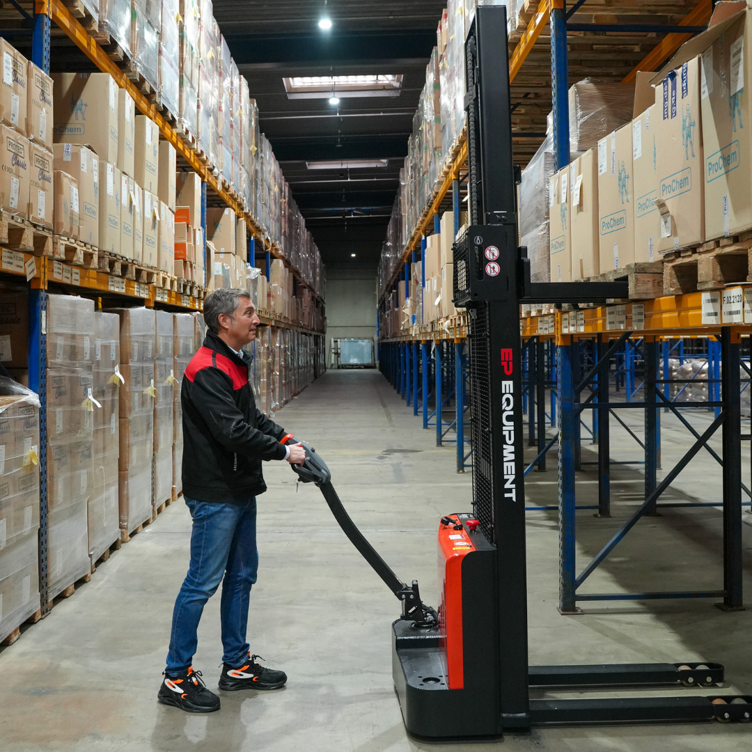 Gerbeur électrique compact 1,2 tonne EST122 – Image 6