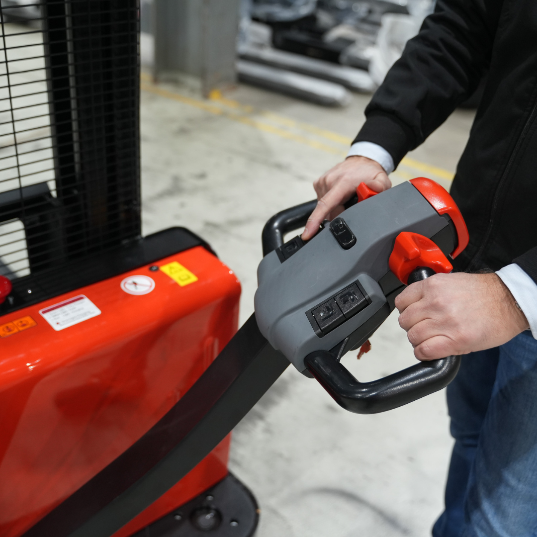 Gerbeur électrique compact 1,2 tonne EST122 – Image 7