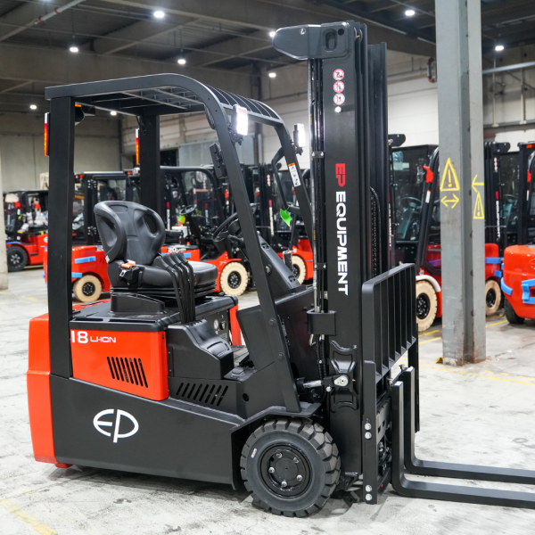 Chariot élévateur électrique lithium compact 3 roues 1500 kg CPD15TVL – Image 10