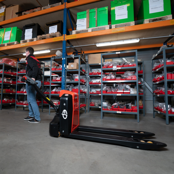 Transpalette électrique semi-professionnel 1800 kg EPL185  – Image 7