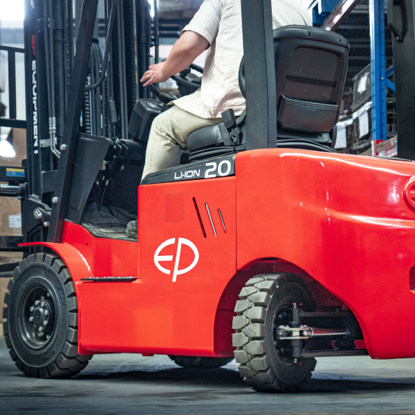 Chariot élévateur électrique compact à 4 roues 2000 kg EFL201 – Image 6
