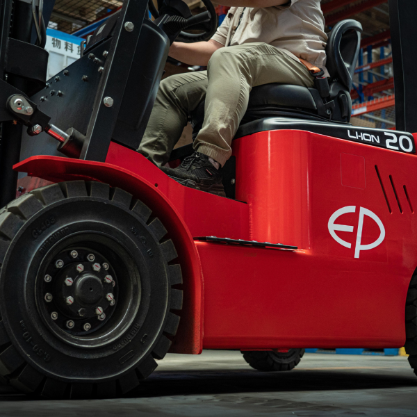 Chariot élévateur électrique compact à 4 roues 2000 kg EFL201 – Image 11