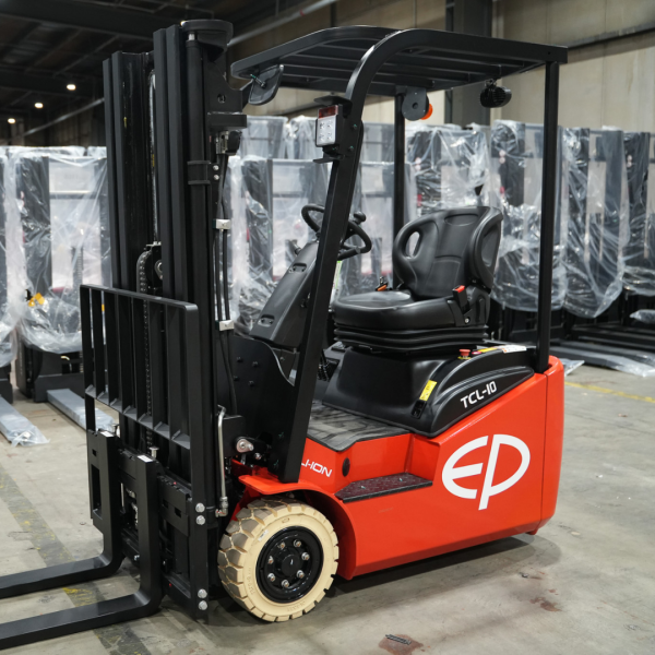 Chariot élévateur ultra-compact 3 roues 1 tonne TCL101 – Image 3