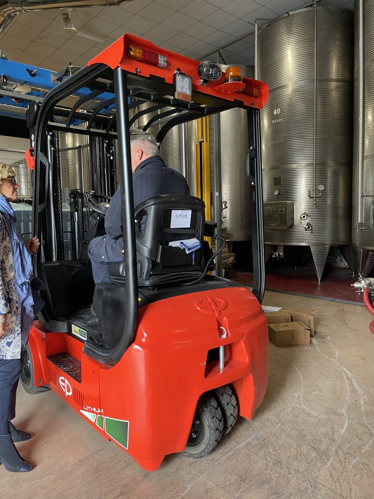 Chariot élevateur électrique